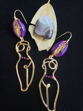 Load image into Gallery viewer, Fiona Gold &amp; Purple Cowrie Earrings