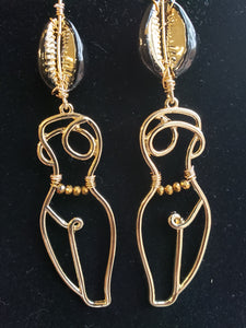 Fiona Gold & Black Cowrie Earrings