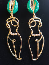 Load image into Gallery viewer, Fiona Gold &amp; Green Cowrie Earrings