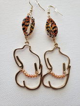 Load image into Gallery viewer, Naomi Cowrie Leopard Earrings